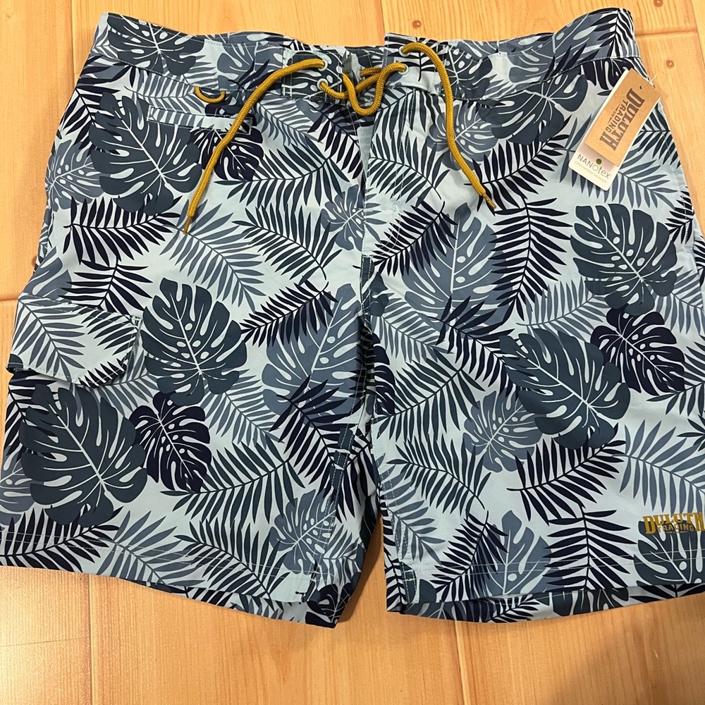 Duluth Trading Company Men’s swim trunks. NEVER WORN